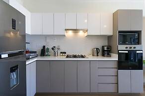 w Artistic 2BR With Balcony in Miraflores