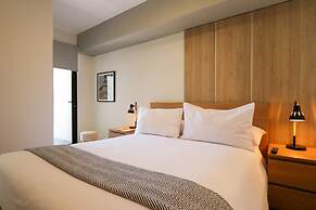 w Artistic 2BR With Balcony in Miraflores