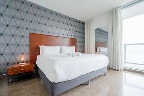 w Stunning 2BR With Terrace in YOO
