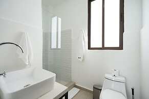 w Spectacular 1BR in Casco Viejo