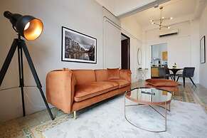 w Spectacular 1BR in Casco Viejo