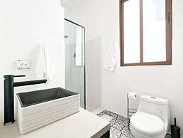 w Upscale 1BR in Casco Viejo
