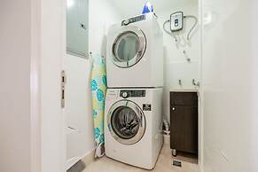 w Cozy 1BR in YOO
