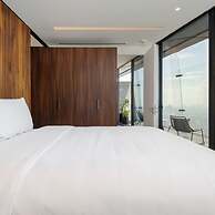 Luxurious 1BR With Panoramic View