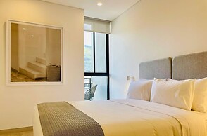 w Amazing 1BR With Balcony in Chico