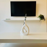 w Amazing 1BR With Balcony in Chico