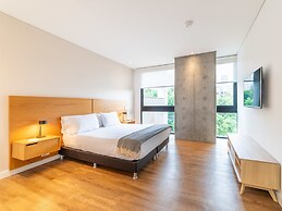 w Captivating 1BR in El Poblado