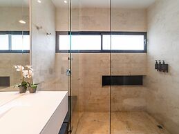 w Captivating 1BR in El Poblado