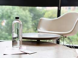 w Captivating 1BR in El Poblado