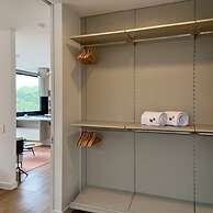 w Captivating 1BR in El Poblado