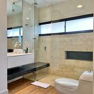 w Captivating 1BR in El Poblado