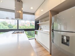 w Captivating 1BR in El Poblado