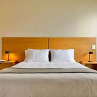 w Captivating 1BR in El Poblado