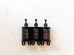 w Captivating 1BR in El Poblado