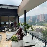 w Captivating 1BR in El Poblado