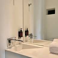 w Captivating 1BR in El Poblado