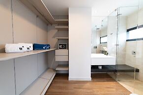 w Captivating 1BR in El Poblado