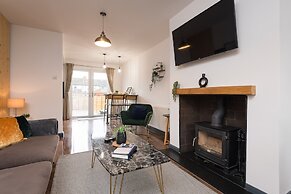 Captivating Beverley 3-bed House Private Parking