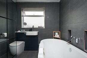 Captivating Beverley 3-bed House Private Parking