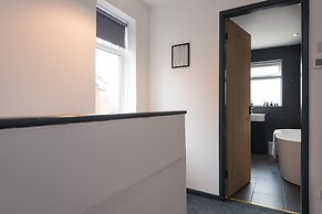 Captivating Beverley 3-bed House Private Parking