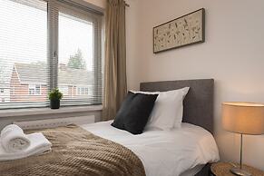 Captivating Beverley 3-bed House Private Parking