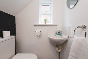 Captivating Beverley 3-bed House Private Parking