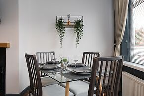 Captivating Beverley 3-bed House Private Parking