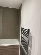 2 Bedroom Luxury Apartment in Barking