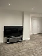 2 Bedroom Luxury Apartment in Barking