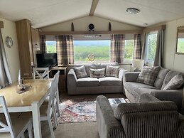 Delightful 3 Bedroom Caravan With Decking Heacham