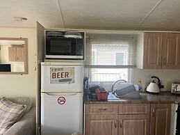 Delightful 3 Bedroom Caravan With Decking Heacham