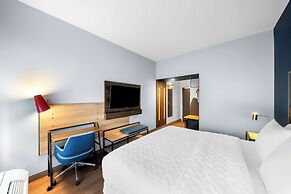 Tru by Hilton Plano Hwy 75