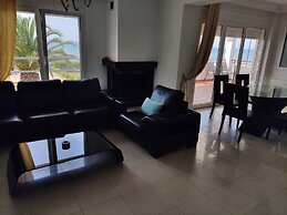 Luxury Villa Beachfront