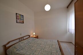 Enjoy the Garden of our Flat by the Beach