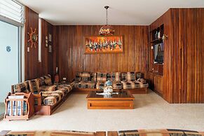 Captivating 4-bedroom Apartment in Salinas