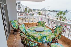 Captivating 4-bedroom Apartment in Salinas