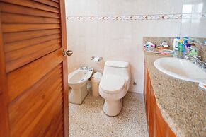 Captivating 4-bedroom Apartment in Salinas