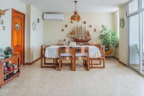 Captivating 4-bedroom Apartment in Salinas