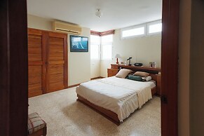 Captivating 4-bedroom Apartment in Salinas