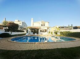 Villa Cavaco in Quarteira
