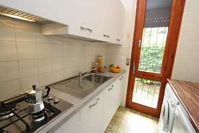 Bright House With Garden Near to the Beach - Beahost