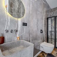 Spacious Modern Flat With Balcony 5 min to Taksim