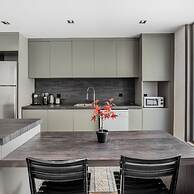 Spacious Modern Flat With Balcony 5 min to Taksim