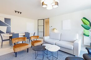 Casselbergh Residences Leader