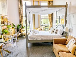 The X Hotel
