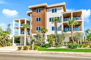 The Upper Deck in Siesta Key