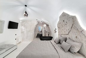 White Occhio Villa Santorini