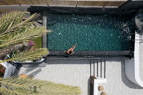 Black Occhio Villa Santorini