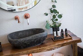 Emfasis Luxury Villa