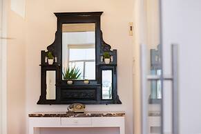 1-80 Collection Apt 301